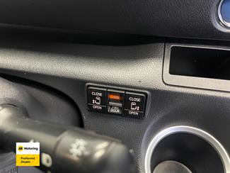 2016 Toyota Sienta - Thumbnail