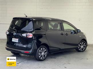 2016 Toyota Sienta - Thumbnail