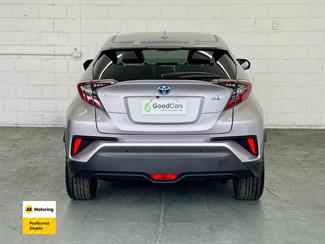 2017 Toyota C-HR - Thumbnail